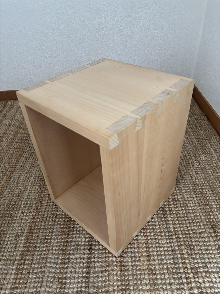 Comodini: Nachttisch/Hocker aus Holz – Usato da Bern venduto da wisemagpie 3