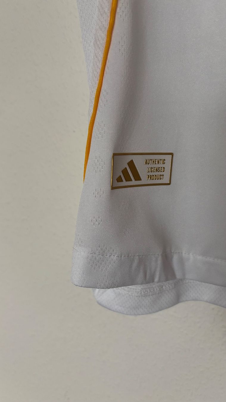 Adidas Leibchen & Hosen: Maillot Real Madrid 2025/26 – Neu und originalverpackt aus Prilly von swissGK 5
