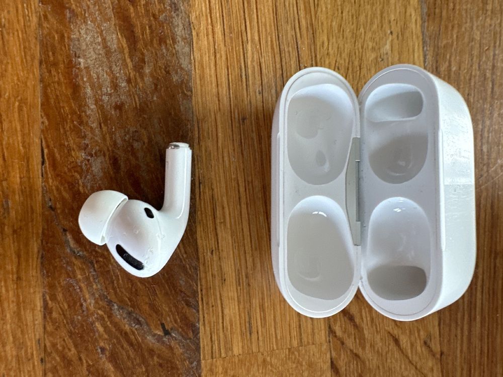 AirPod Pro Left mit Wireless Charging Case Kaufen auf Ricardo