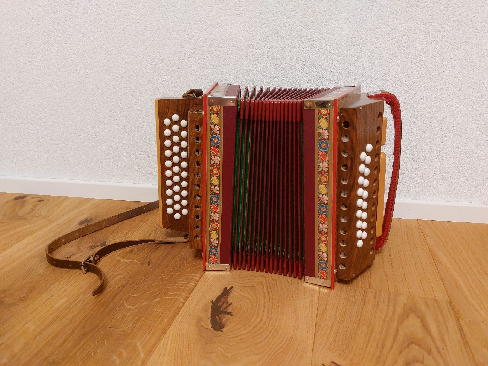 Strumenti musicali: Schwyzerörgeli Reist 3-chörig B – Usato da Brislach venduto da bufi540