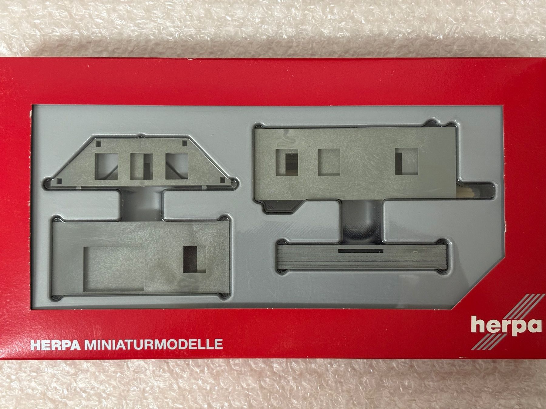 Herpa Kit di modellismo & Modellini statici: Herpa Fertighaus – Usato da Locarno venduto da fox_zb9y