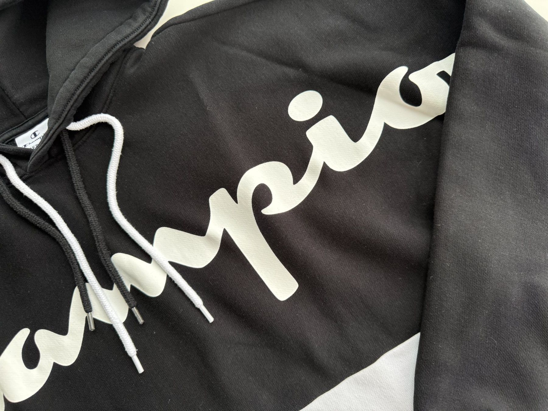 Champion Pullover & Sweatshirts: Champion Kapuzenpullover, Grösse M, Schwarz-Weiss, Top! – Neu (gemäss Beschreibung) aus Flawil von knallfix69 2