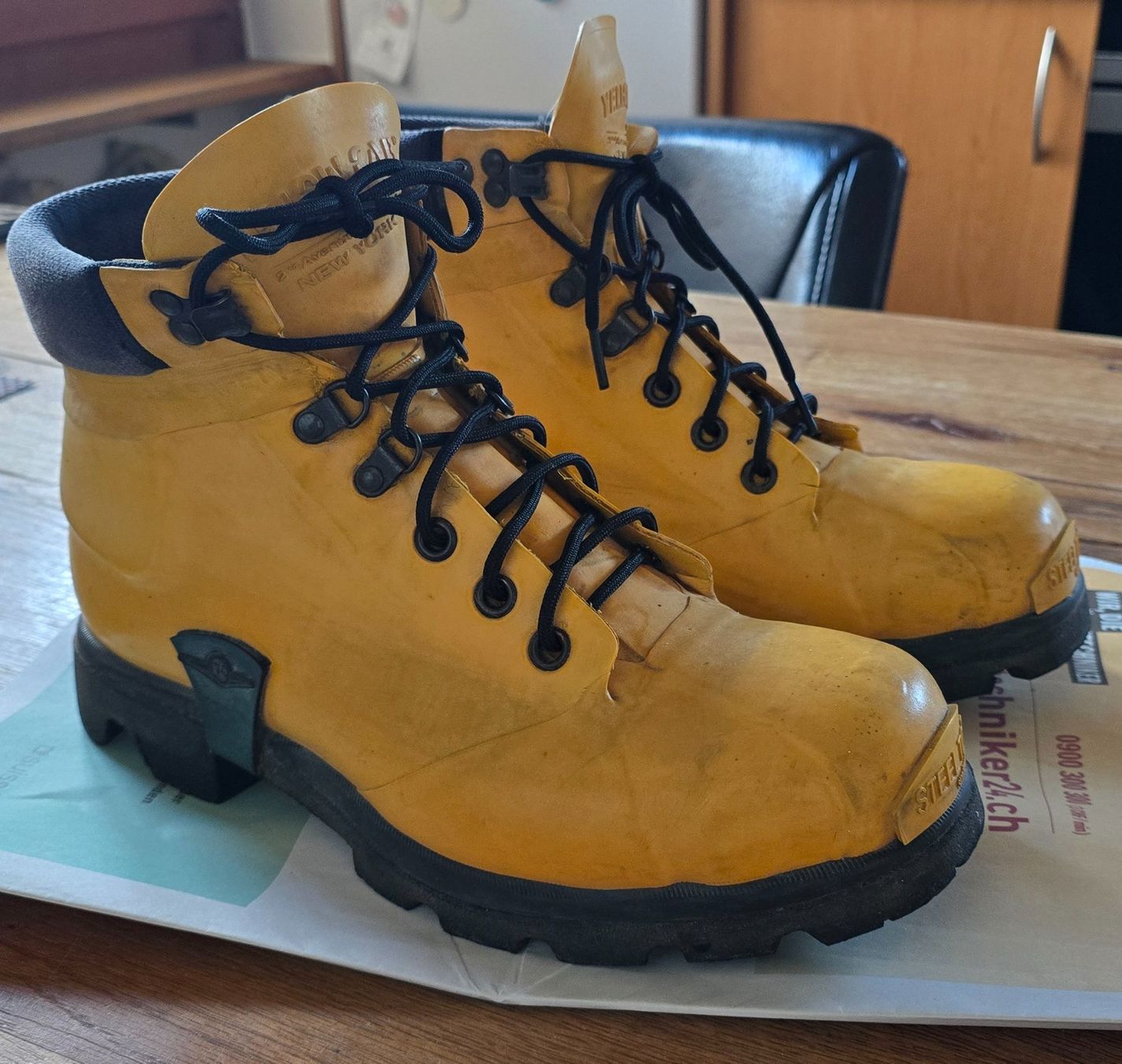 Scarpe da uomo: Safety Boot, YELLOW CAB STEEL TOE, Gr. 42 – Usato da Aesch BL venduto da imbeli