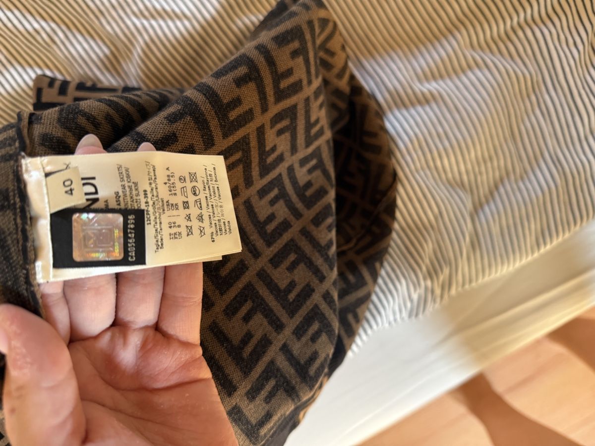 Fendi Gonne: Fendi Zucca Logo Skirt – Nuovo (secondo la descrizione) da Schwerzenbach venduto da Cscollazo 4