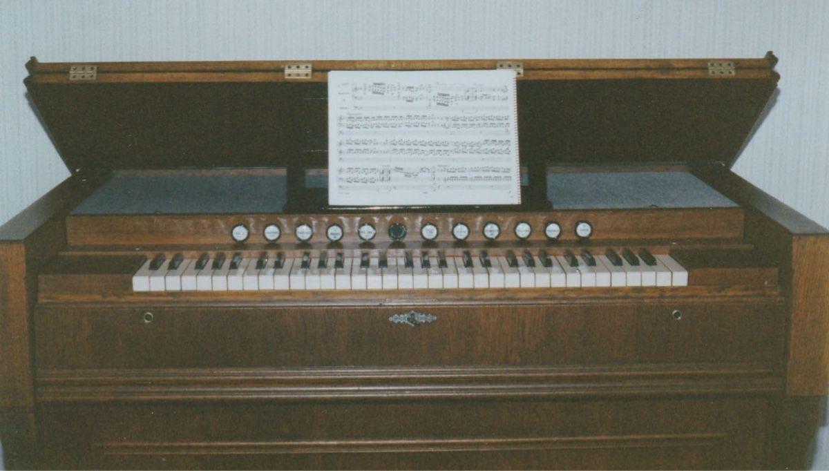Vintage Strumenti musicali: altes Harmonium Vintage – Usato da Seewen SZ venduto da shaky01 2
