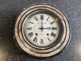 Antike Wanduhr E. LeGros aus Saumur, Rarität, für Deko?