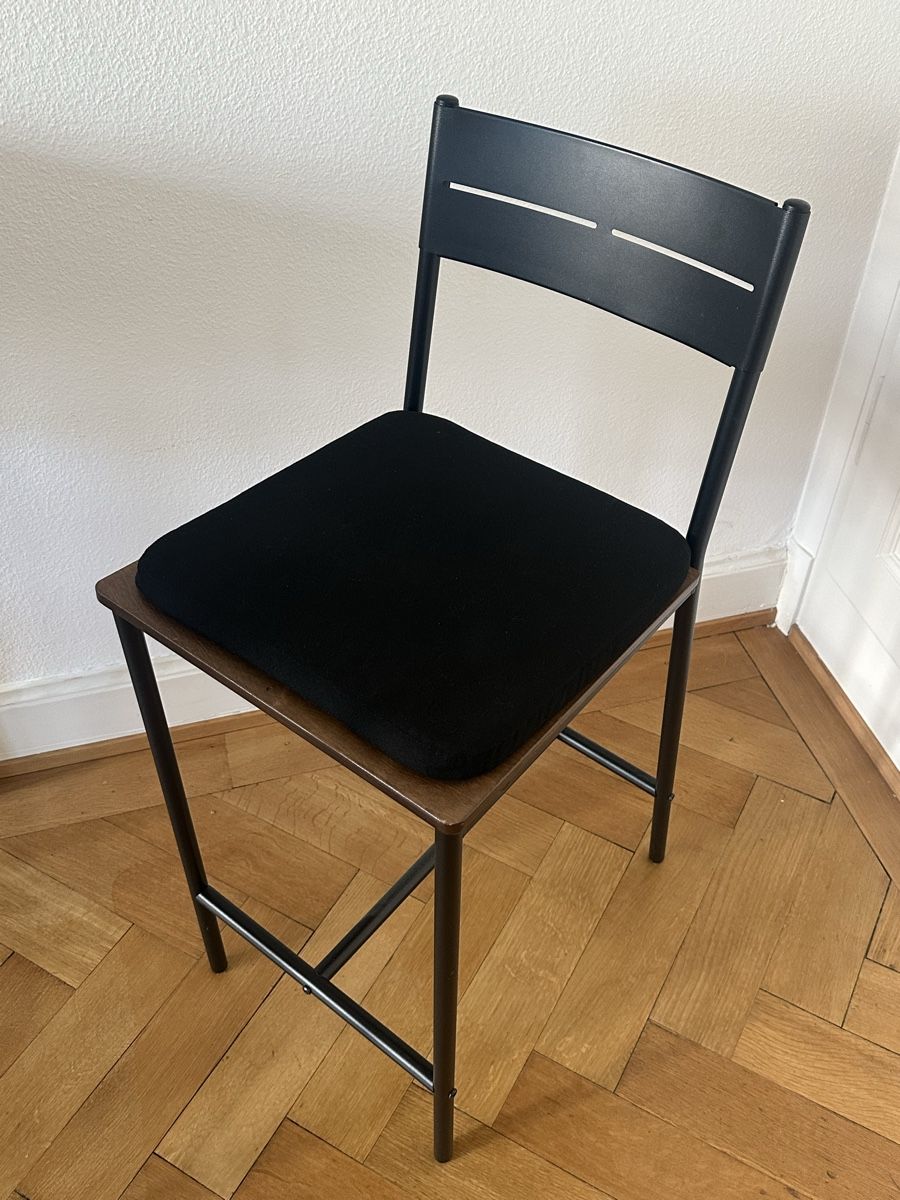 Ikea Set di tavolo e panche: IKEA SANDSBERG Bartisch mit 2 Barstühlen – Usato da Zürich venduto da eli_j5wy 4