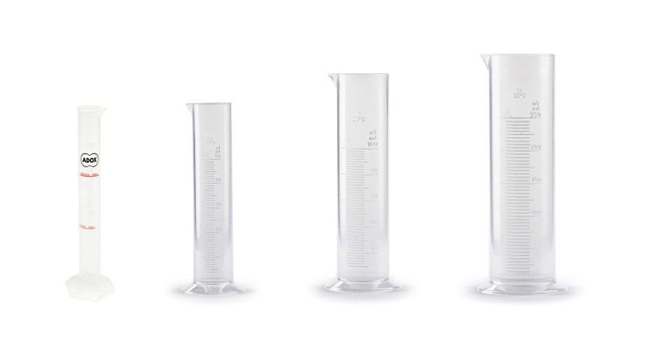 Laboratorio & Camera oscura: Set mit 4 Messzylinder, 25, 50, 100, 250ml – Nuovo e nell'imballaggio originale da Geuensee venduto da Fotoneo