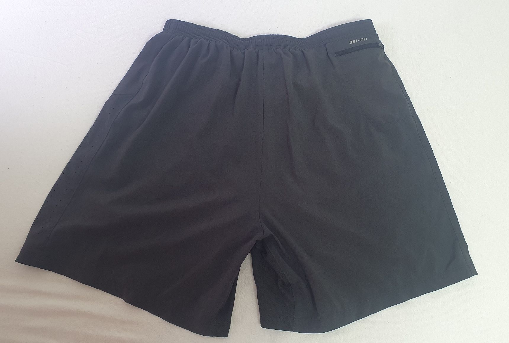 Nike Pantaloni: nike hosen G M – Usato da Maienfeld venduto da tobeyl2020 2