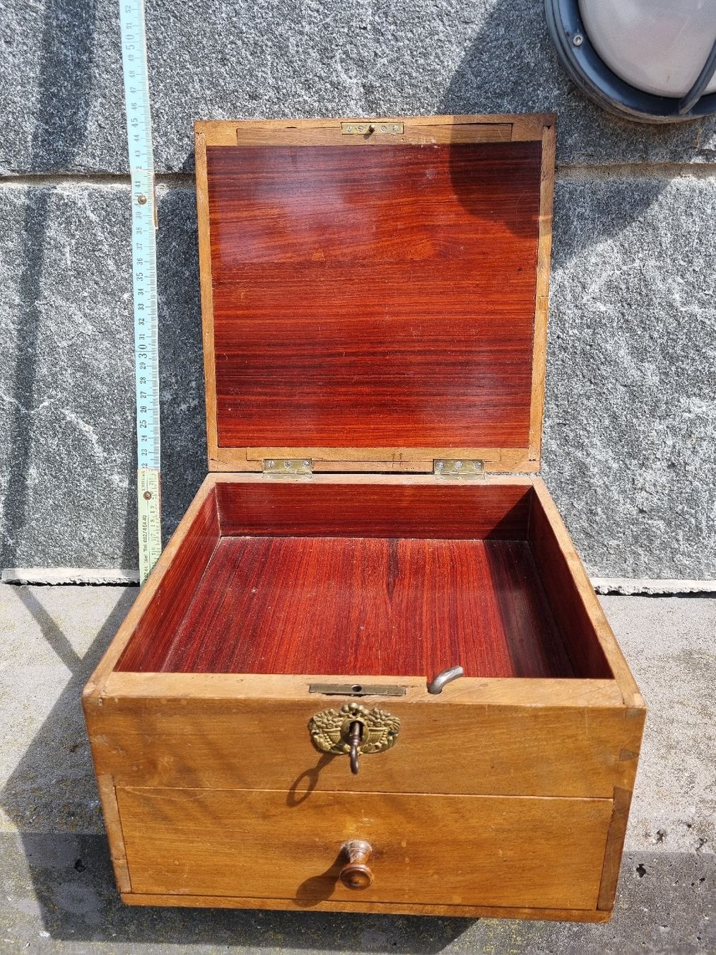 Barattoli: Alt storage box holz nussbaum 1900 – Usato da Ostermundigen venduto da vintage60