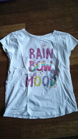 Mädchen T-ShirGr. 134-140 weiss bunt Regenbogen