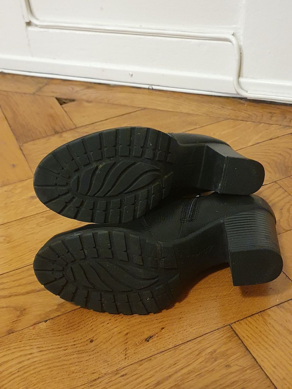 Clarks Scarpe da donna: Bottines noires Clarks taille 37 – Usato da Lausanne venduto da Xenita 3