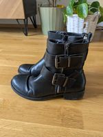Schwarze Kunstleder Stiefeletten mit Silber Schnallen 38 in 