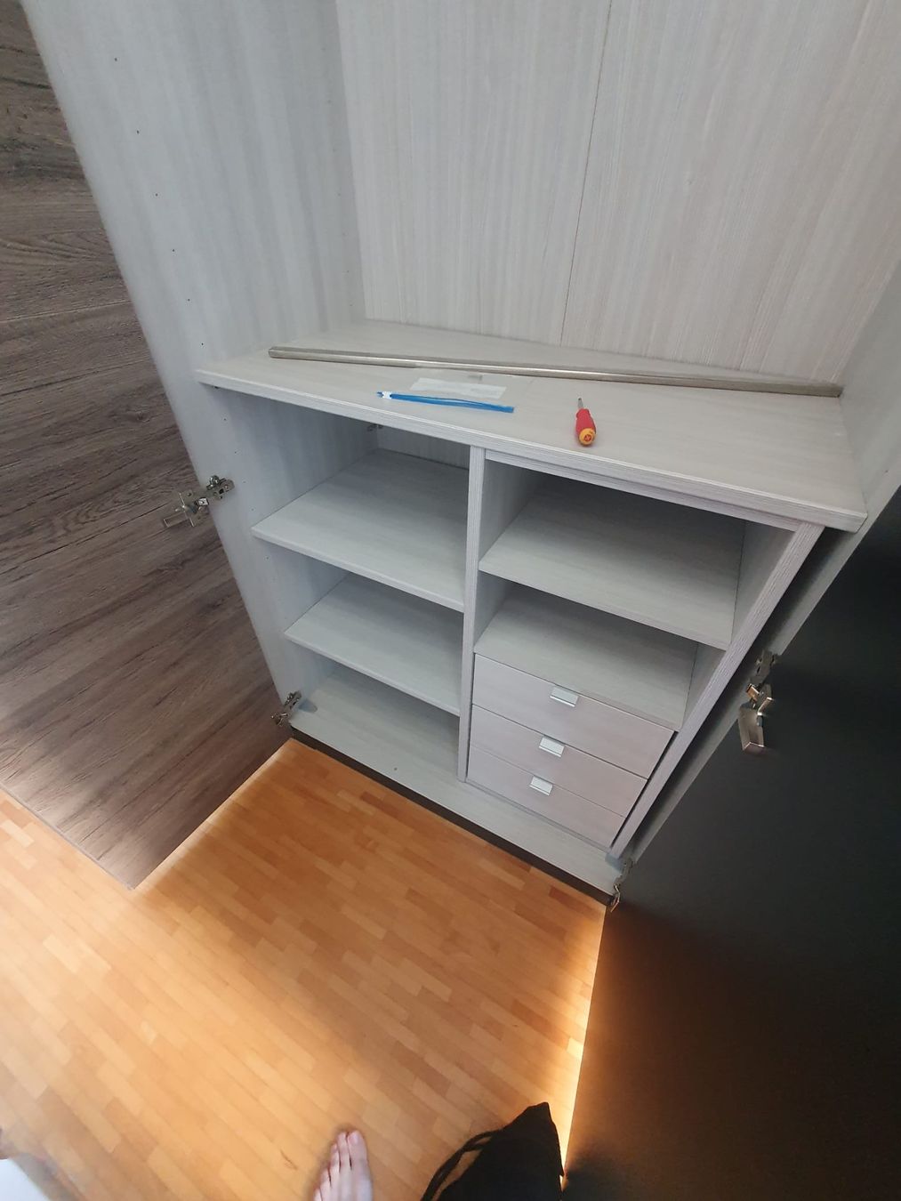 Armadi: Drehtürschrank Eiche - Schwarz – Usato da Baden venduto da pili1993 2