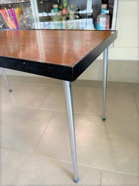 Tables: CoUch/BeiStelltischLi – D'occasion à Winkel par zeho 2
