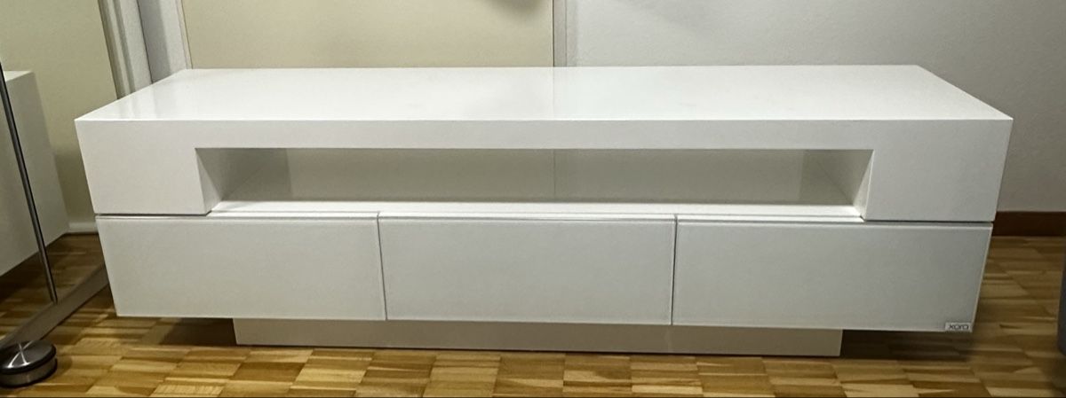TV Möbel: Fernsehkomode – Gebraucht aus Embrach von Edis013
