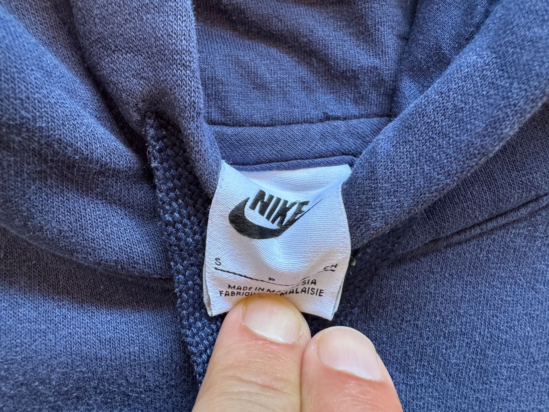 Nike Maglioni & Felpe: Nike Sweatshirt hoodie pullover Size S embroidered logo – Usato da Neuchâtel venduto da _Easy_to_Find_ 2
