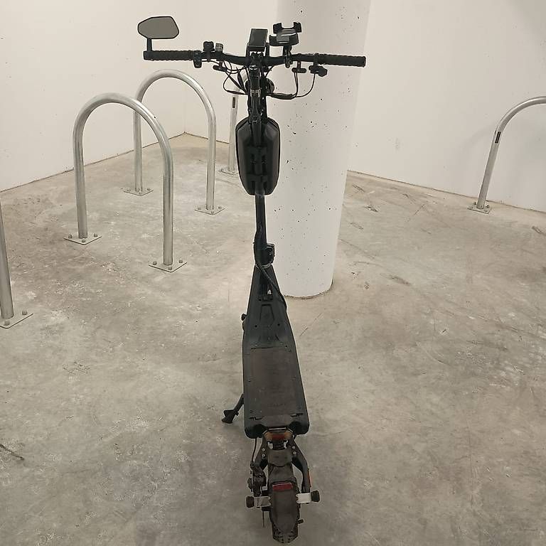 Veicoli elettrici: Trottinette électrique Nami Stellar fast neu – Usato da Basel venduto da Alirida 1