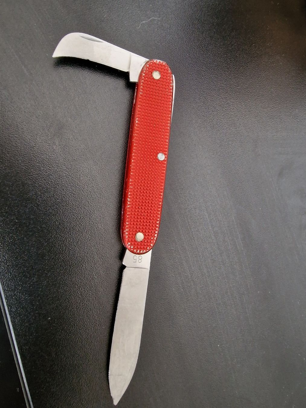 Coltelli tascabile: Couteau suisse en bon etat  – Usato da La Chaux-de-Fonds venduto da Ric_m628 2