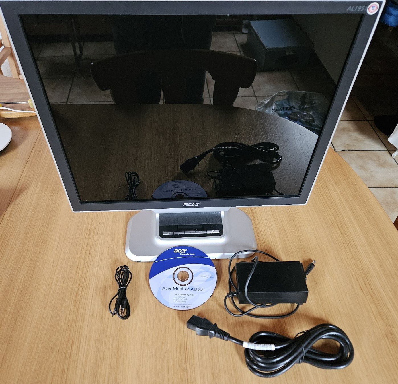 Acer Monitor: Ecran Acer 19' – Usato da Bavois venduto da Patrose