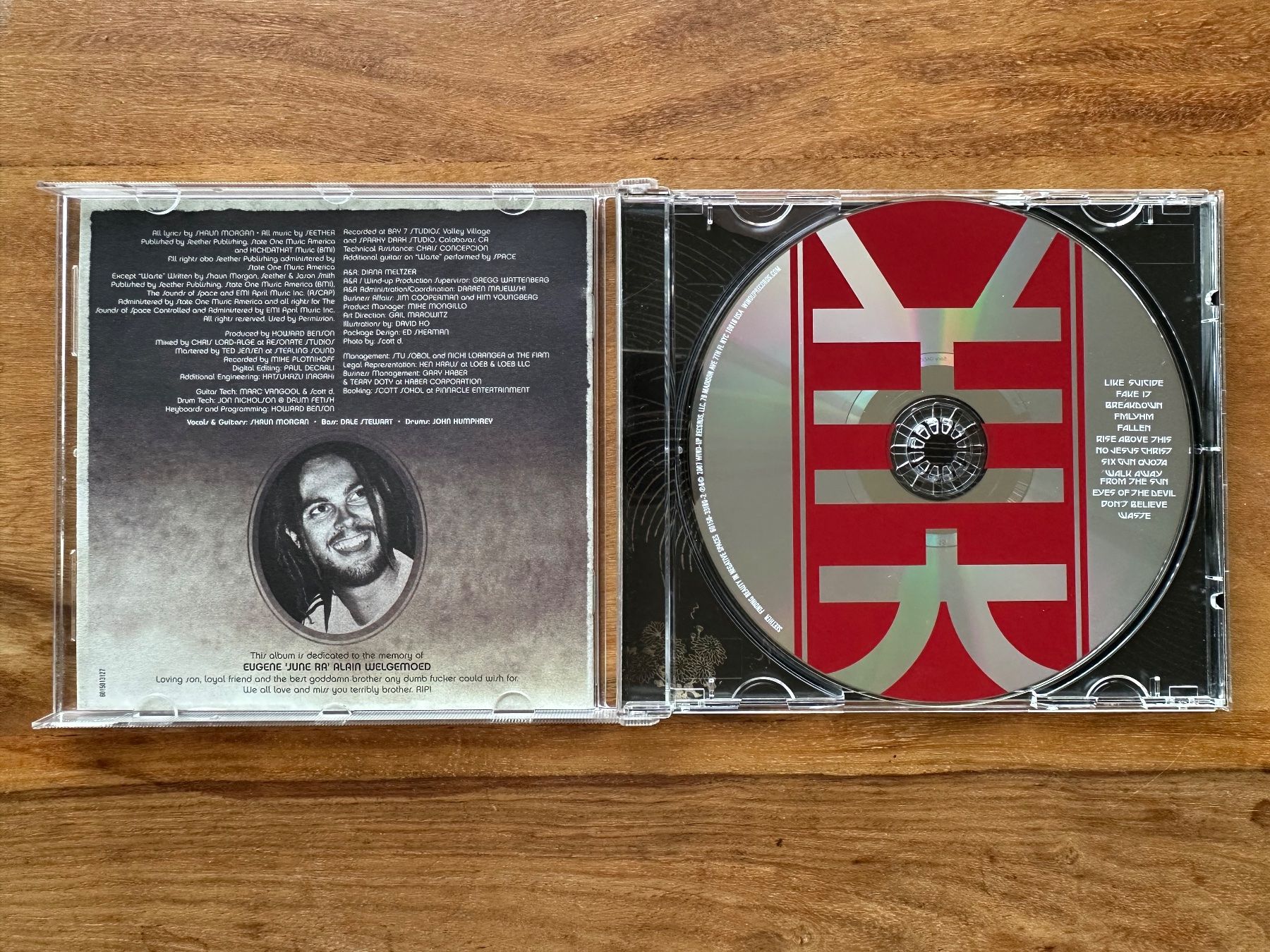 CD: Seether – Finding Beauty In Negative Spaces – Usato da Horgen venduto da flyingpenguin2000 1
