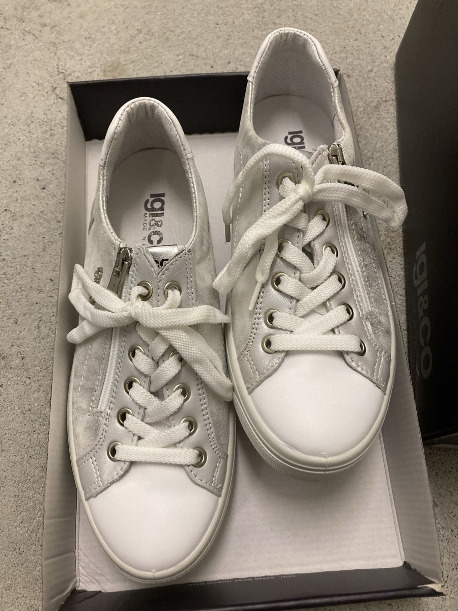 Scarpe da donna: Igi&CO Sneaker silber – Nuovo e nell'imballaggio originale da Dielsdorf venduto da Chantal1988