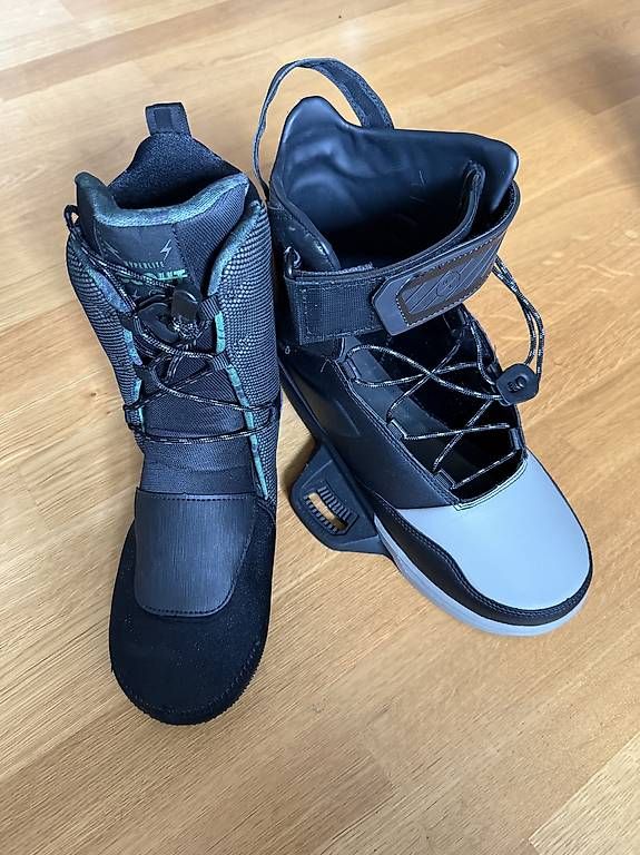 Tavole da surf e di nuoto: Neue Hyperlite Scout Wakeboard Bindung EU 44.5 – Nuovo (secondo la descrizione) da Tagelswangen venduto da Mantii 2