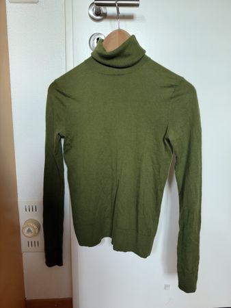 Massimo Dutti turtleneck olive green size XS wool mix