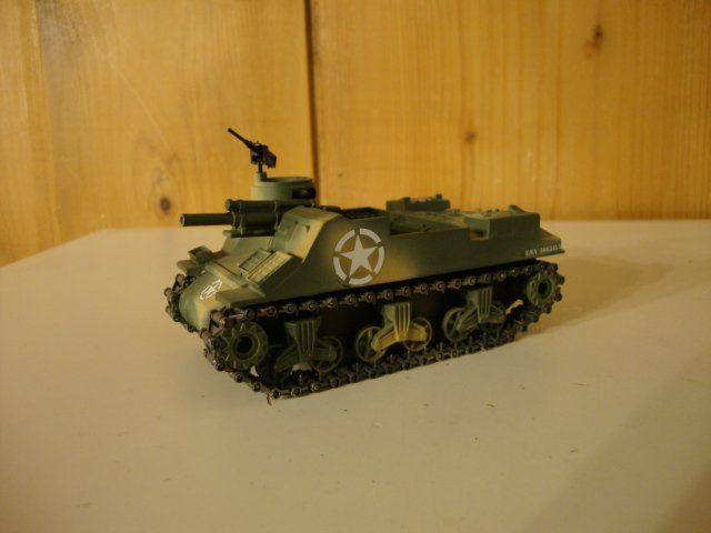 Les canons automoteurs M7 Priest du 64e régiment d'artillerie