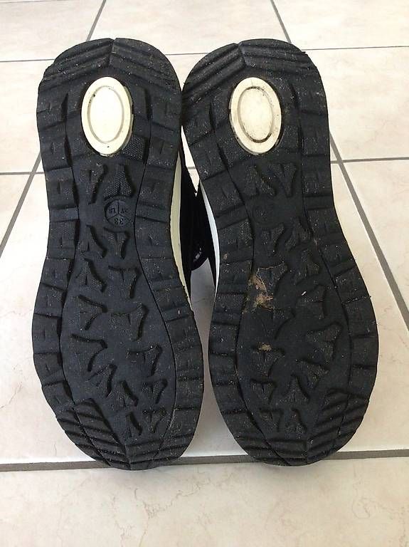 Scarpe per ragazzi: Winterstiefel Grösse 33 – Usato da Zimmerwald venduto da wuff81 2