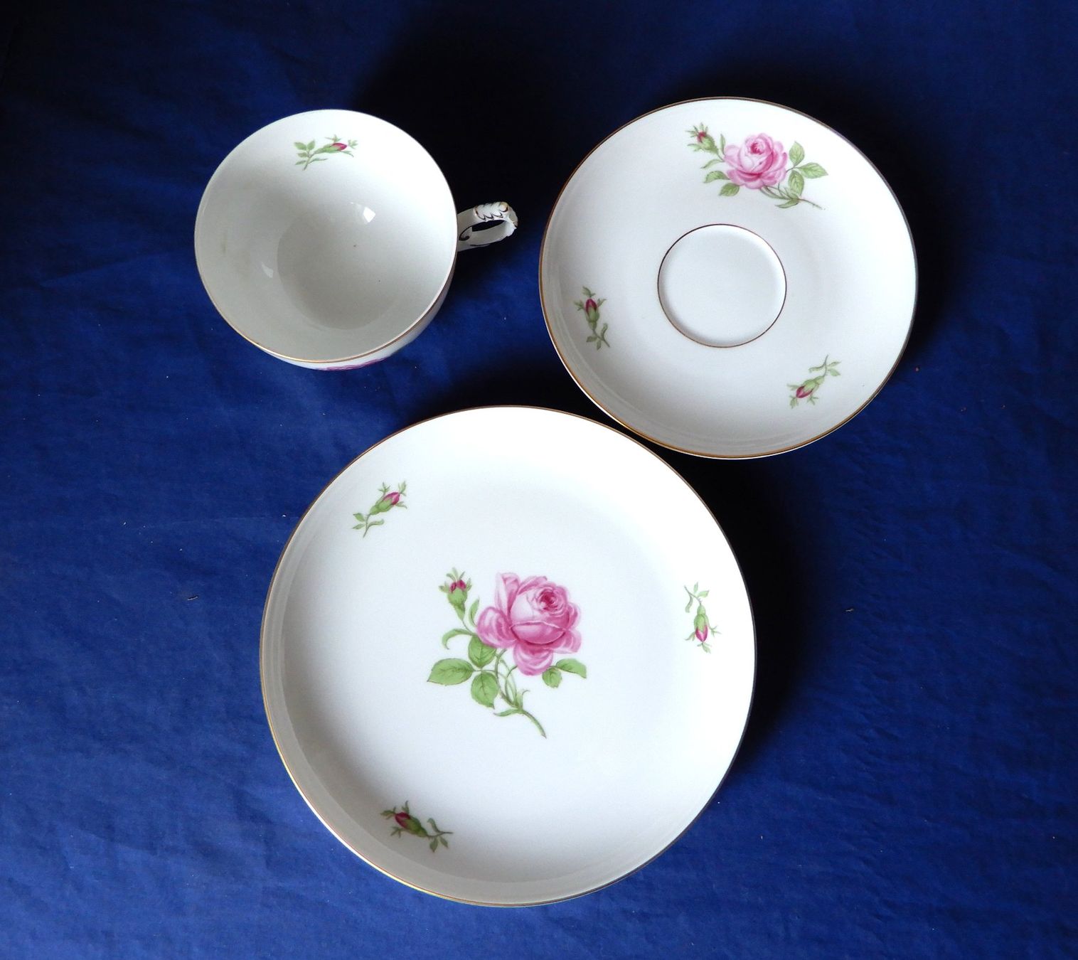 Fürstenberg Set di piatti: Fürstenberg rote Rose 4 x Teeset 3-teilig – Usato da Senèdes venduto da tintinette43 3