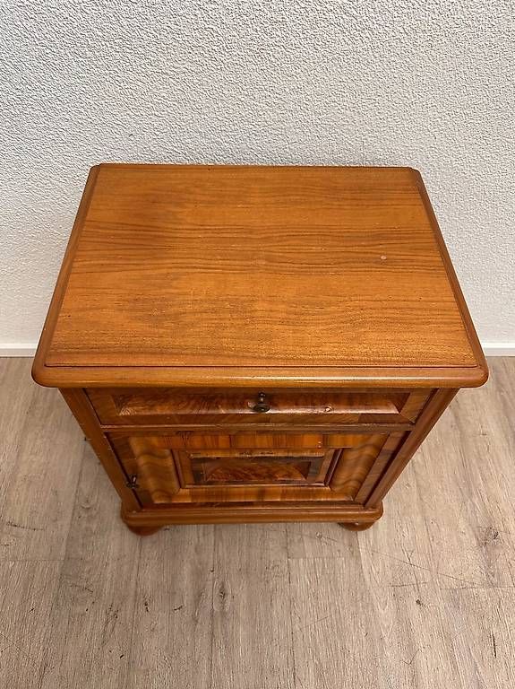 Comodini: Vintage Nachttisch im Biedermeier Stil – Usato da Obernau venduto da Arche_Noah_Brocki 1