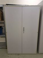 Armoire de rangement avec serrure  très bon état