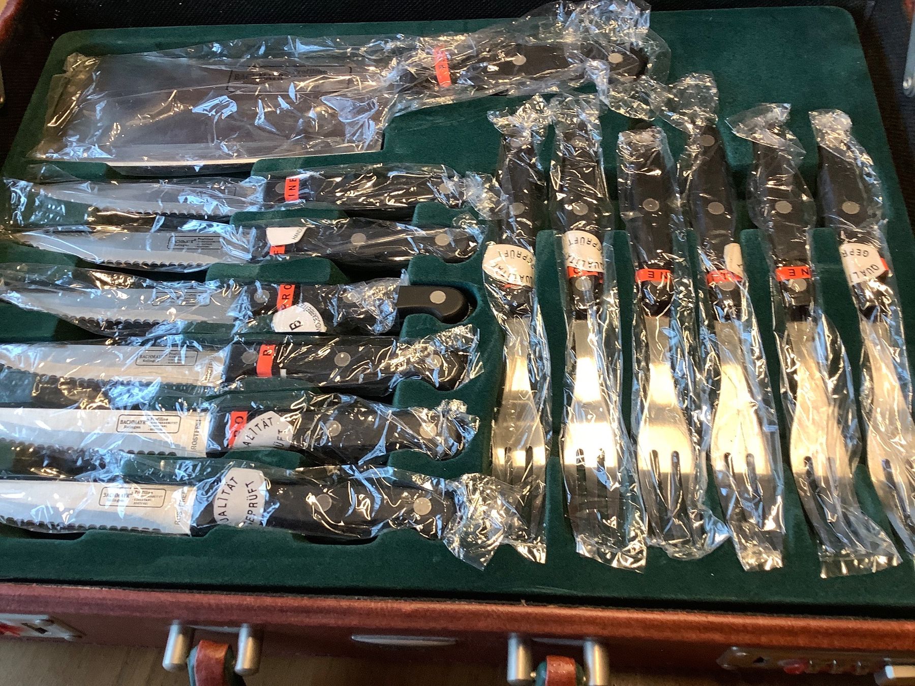Set di posate: Messer und gabelset – Nuovo e nell'imballaggio originale da Appenzell venduto da Bibabaxli 3