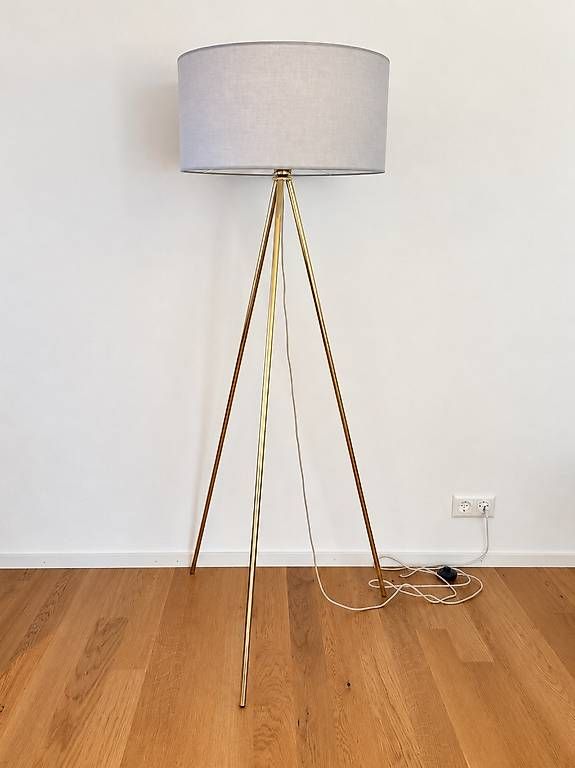 Lampes: Tripod Stehlampe mit Stoffschirm – D'occasion à Wallenwil par nathi_sommer 1