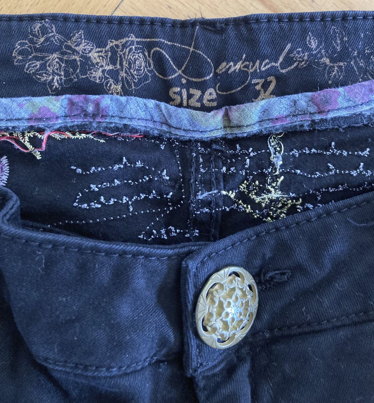 Desigual Jeans: Desigual jeans noir taille M – Usato da Lausanne venduto da Chips_1 5