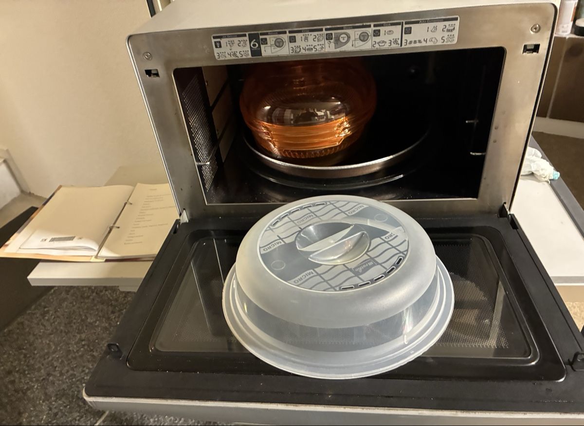 Bauknecht Elettrodomestici da cucina: Microwelle Bauknecht mw49 – Usato da Therwil venduto da Pollus4 1