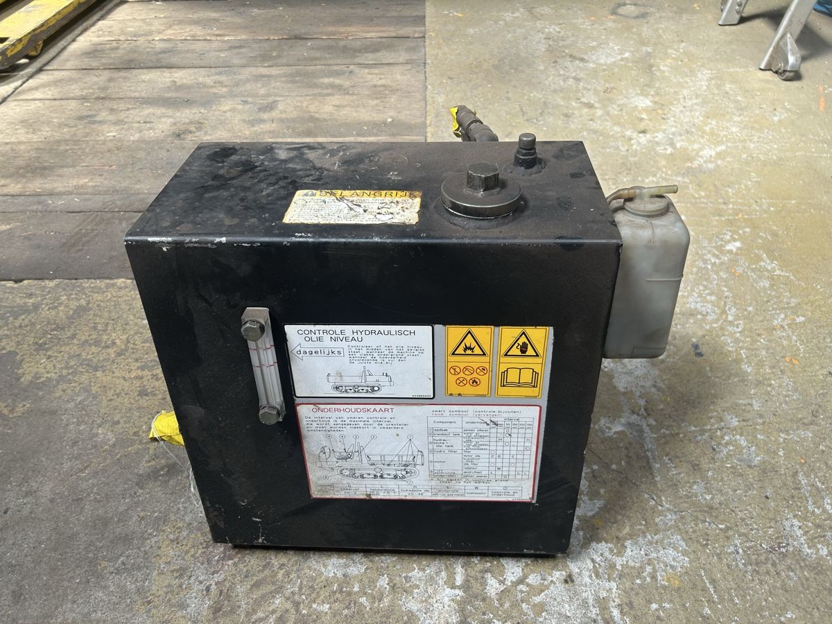 Accessori per altri veicoli: Hydrauliköltank – Usato da Ueberstorf venduto da Holzerbueb13