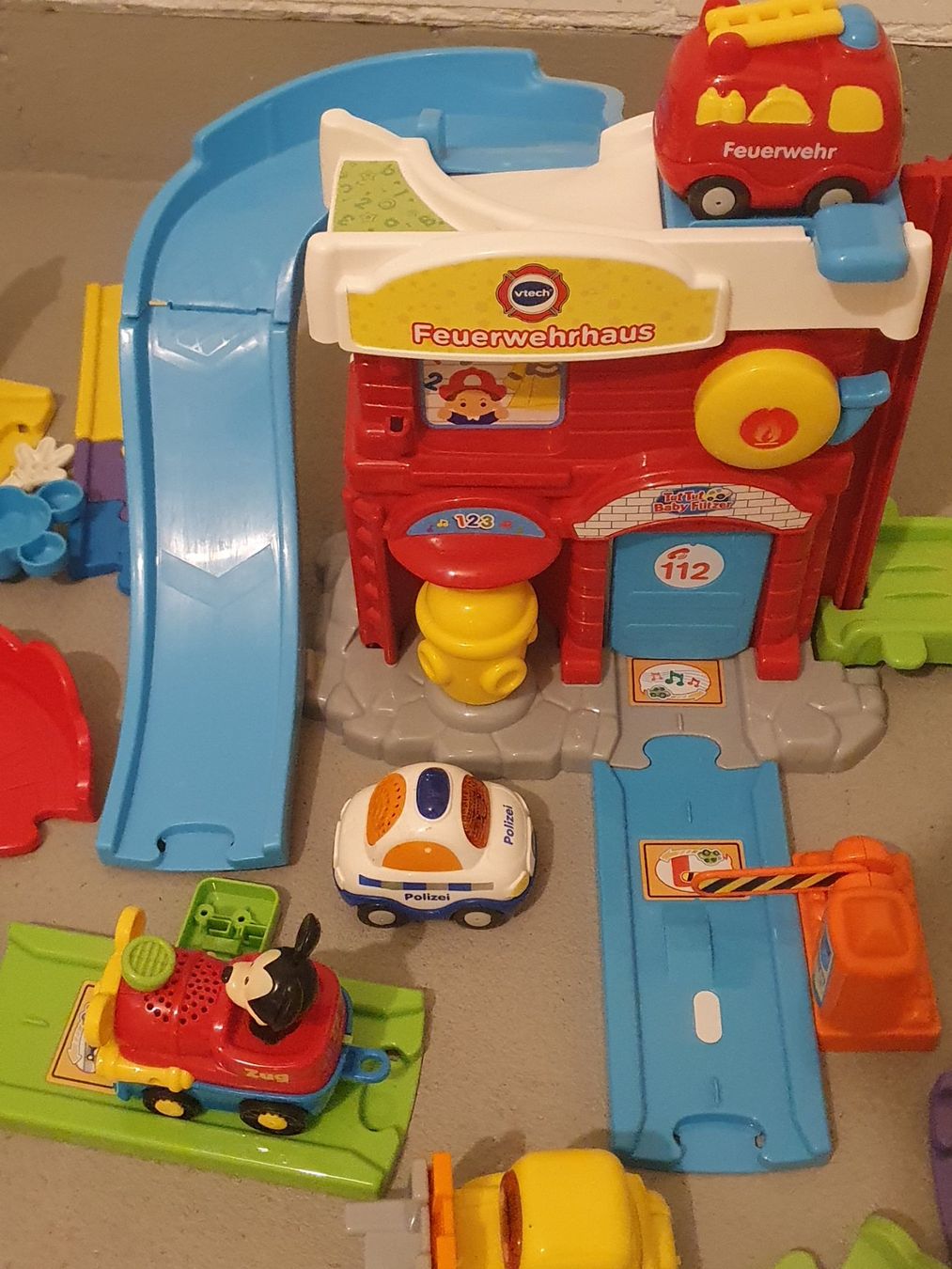 Giocattoli: Garage – Usato da Winterthur venduto da Epi52 1