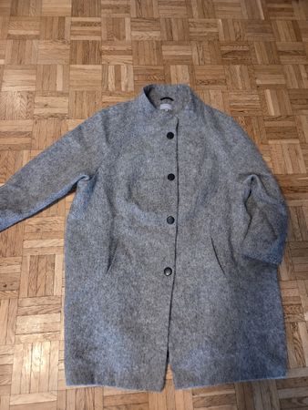 Cardigan en laine et alpaga gris chiné, idéal pour l'hiver