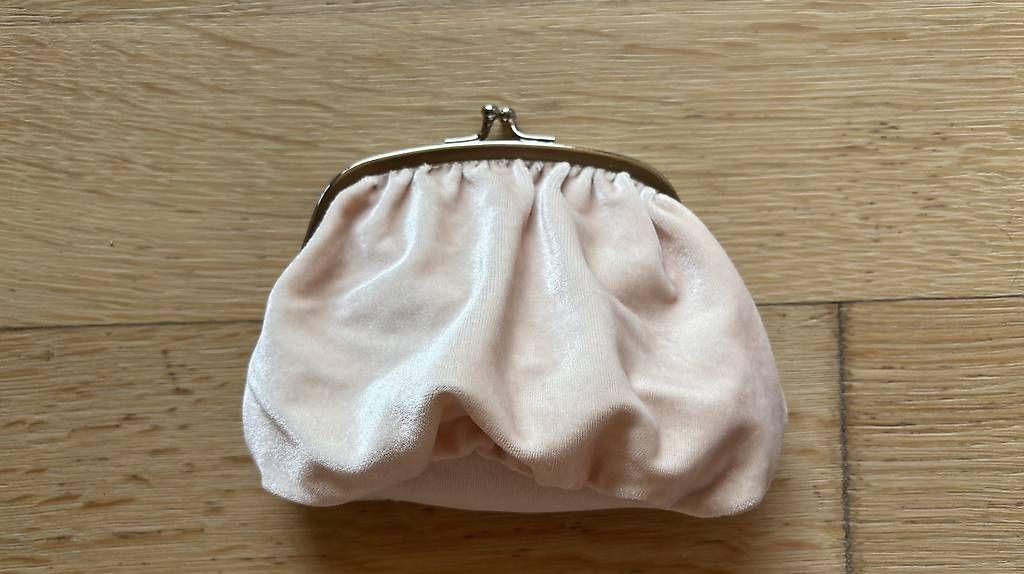 Taschen für Damen: Clutch Tasche – Gebraucht aus St. Gallen von sunleister