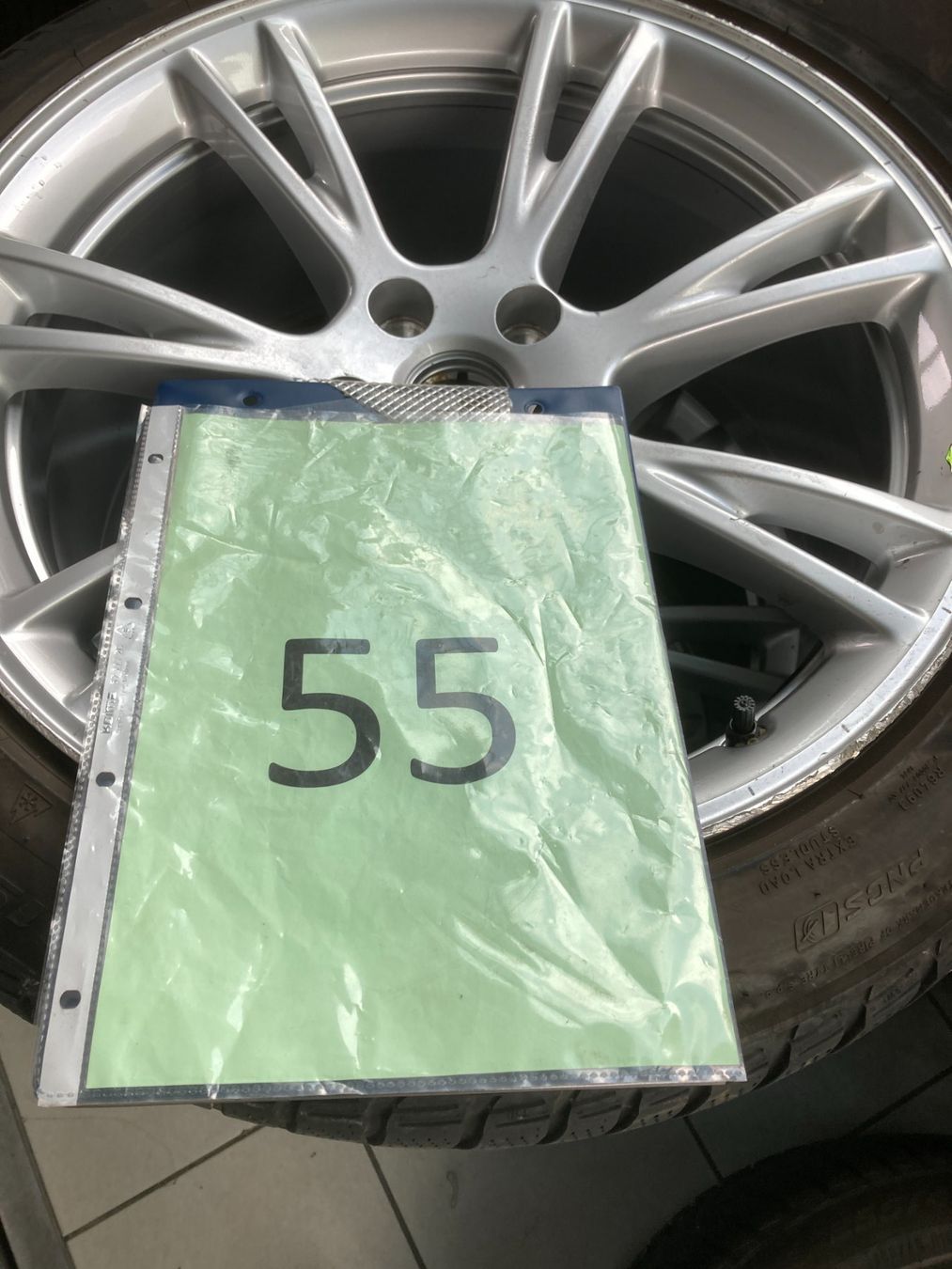 Tesla Pneumatici & Ruote complete: Tesla Model Y Winterräder 255/45R19 – Usato da Cham venduto da WB2223 8