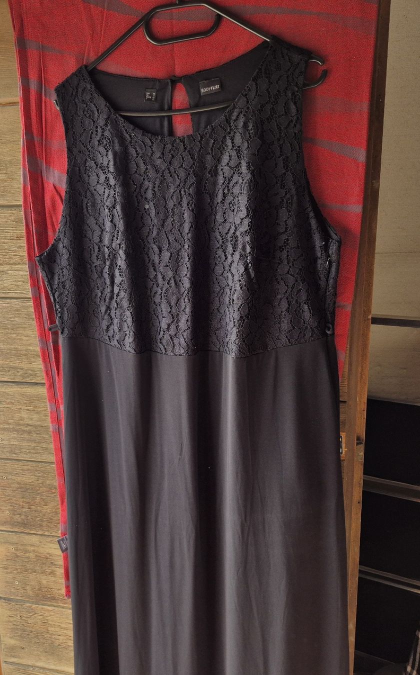 Vestiti: Damenkleid – Nuovo (secondo la descrizione) da Wislikofen venduto da Ana.Gomes