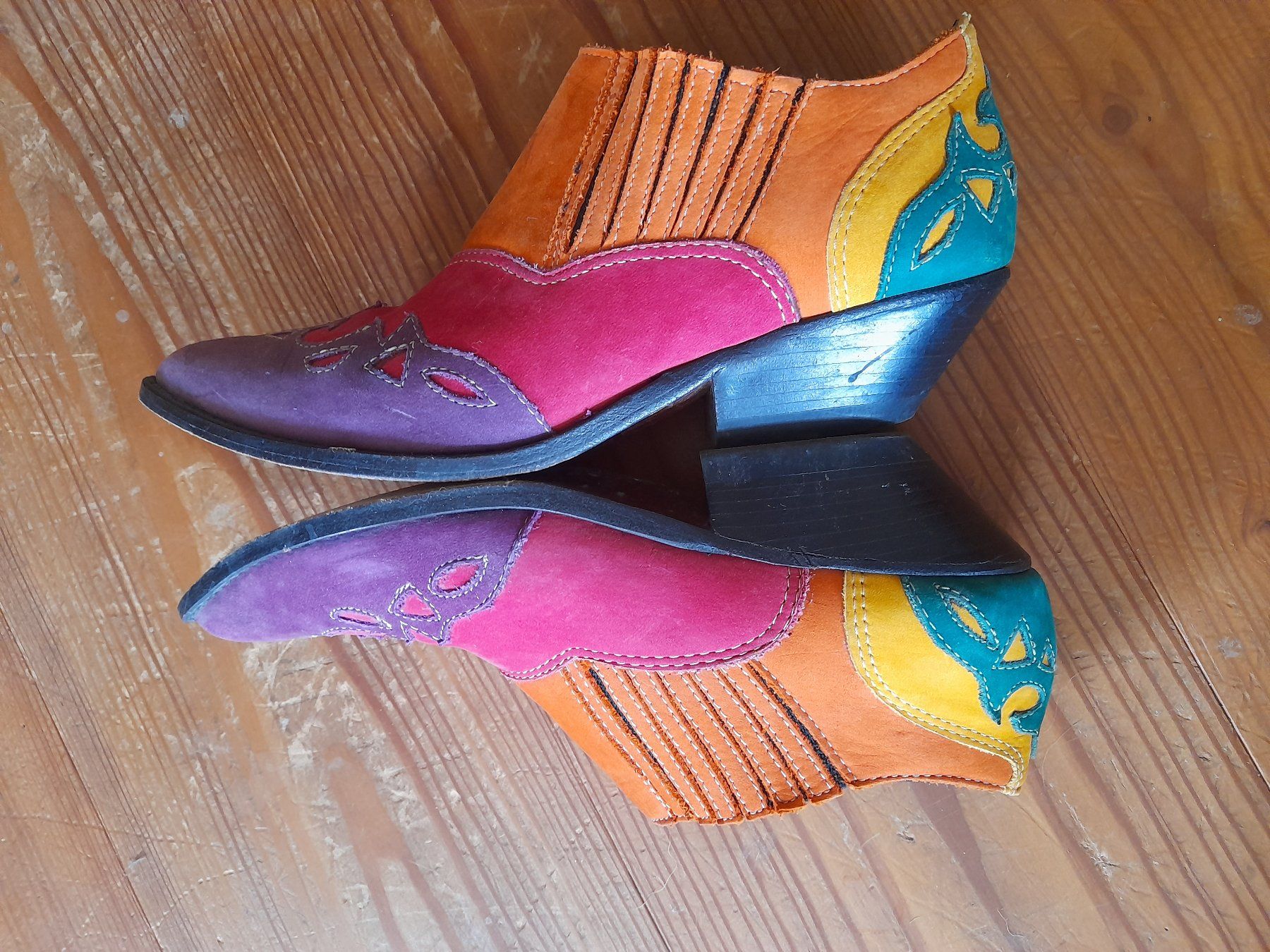 Scarpe da donna: Leder Boots . handmade . alles Leder . Regenbogen . – Usato da Leuggelbach venduto da schmetterlings-fee