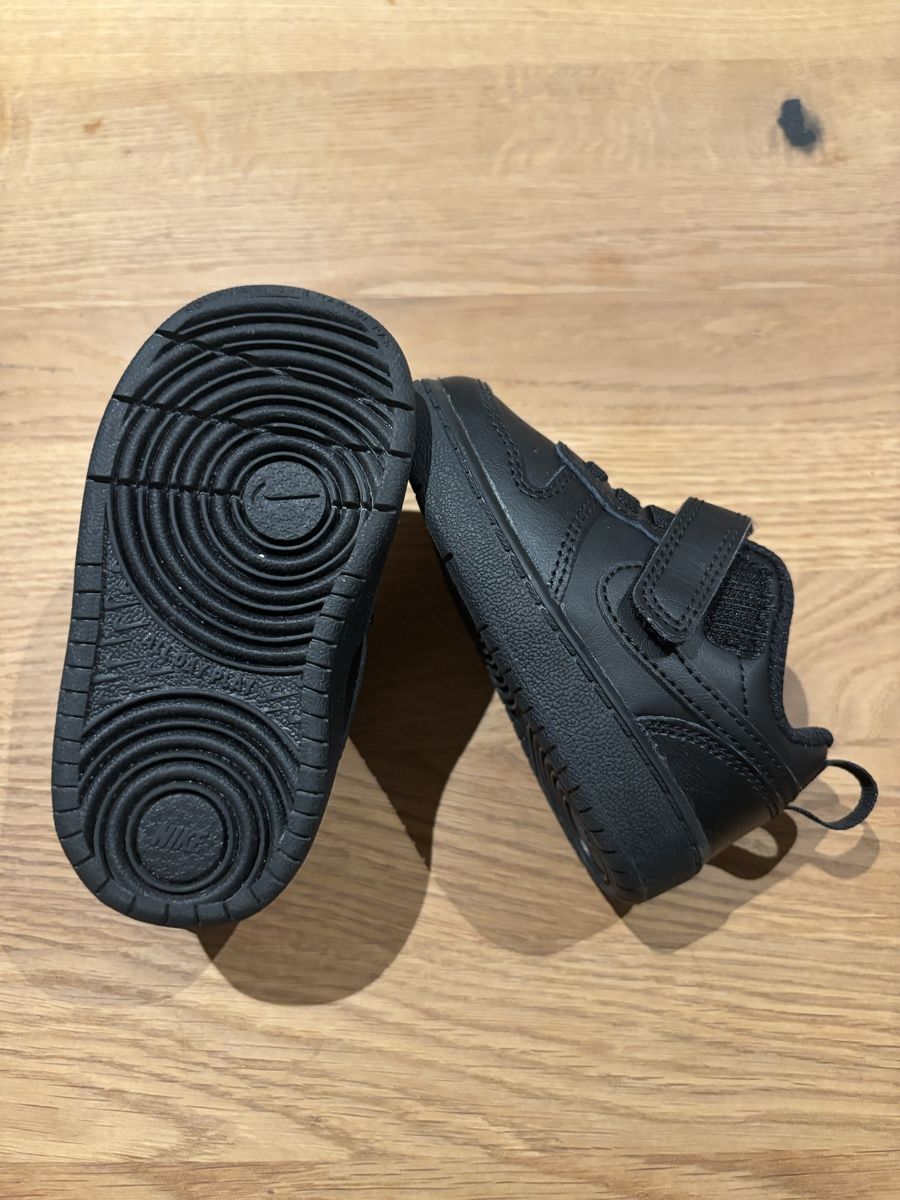 Nike Schuhe für Jungen: Nike Turnschuh Grösse 21 – Gebraucht aus Sutz von charis1411 3