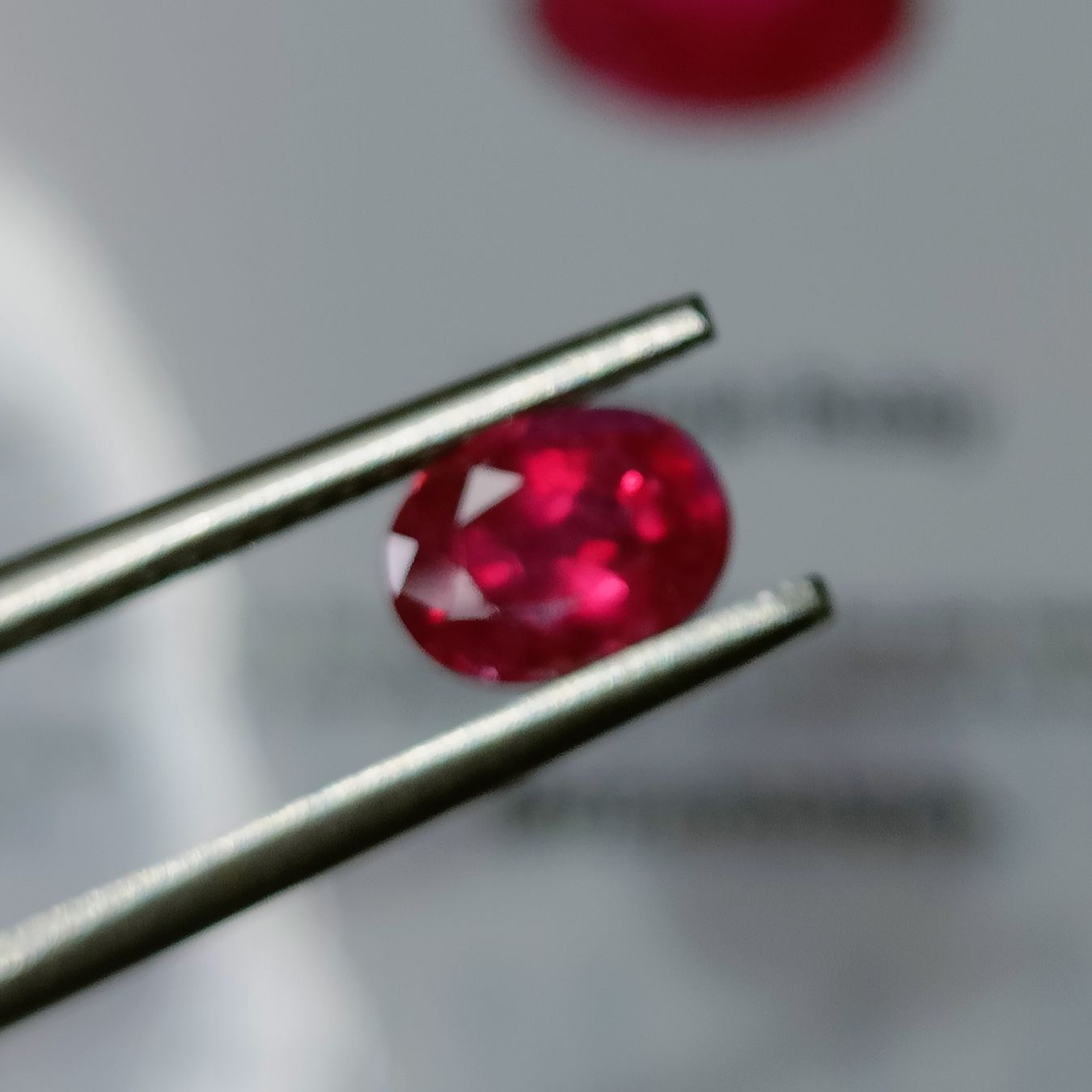 Pietre preziose: 1.70 cts RUBIN RUBY Mosambik mit Zertifikat heated only – Nuovo (secondo la descrizione) da Zell LU venduto da Swiss_Siam_Gem