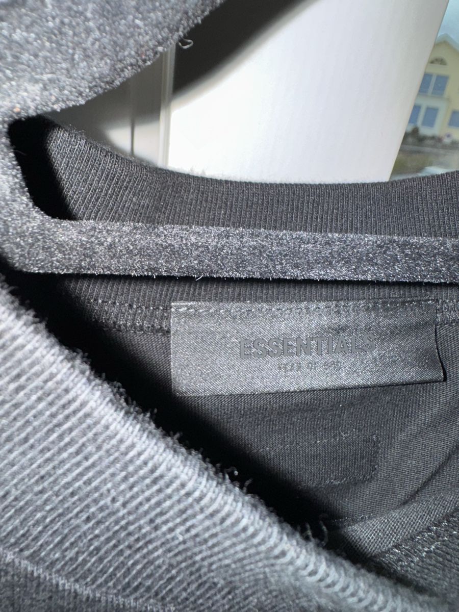 Fear of God T-shirt: Neuwertiges Essentials T-Shirt Grösse M Schwarz – Nuovo e nell'imballaggio originale da Altendorf venduto da FF_26 3