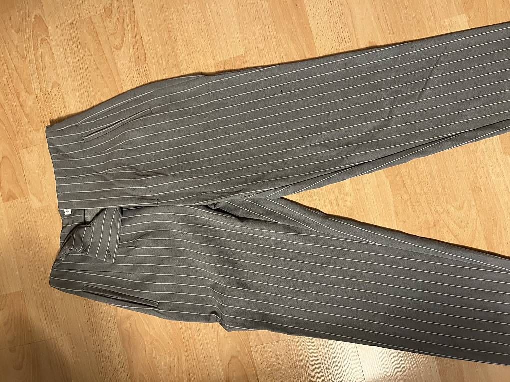 Stradivarius Pantaloni: 2x Stradivarius Hosen Gr. S – Usato da Tuggen venduto da Tantas 3
