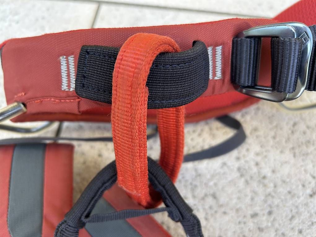 Matériel de grimpe: Black Diamond Kinderklettergurt Rot – D'occasion à Arzo par val_55vd 3