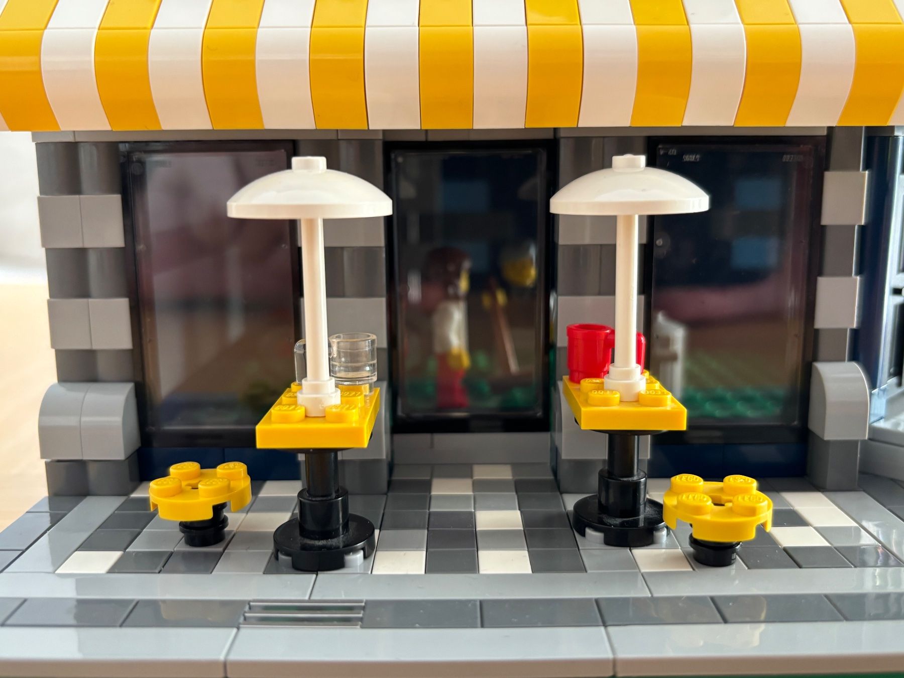 Lego Kit di costruzioni: Lego 10182 Cafe Corner Modular Building – Usato da Gelterkinden venduto da nomit02 3